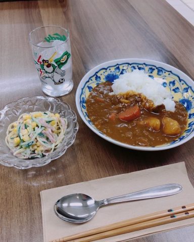 １０月１２日の子ども食堂は 牛すじカレーとスパゲッティサラダでした！