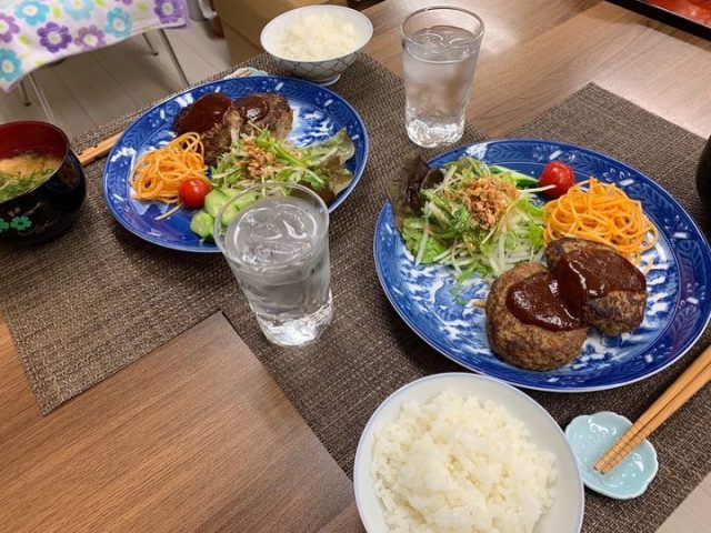 ２月８日の子ども食堂の ハンバーグ定食でした！