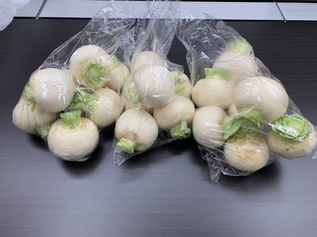 ４月１２日の子ども食堂はカレーの予定でしたが、 スタッフ不足の為、唐揚げとにんじんのしりしりとサラダと汁物に変更します！
