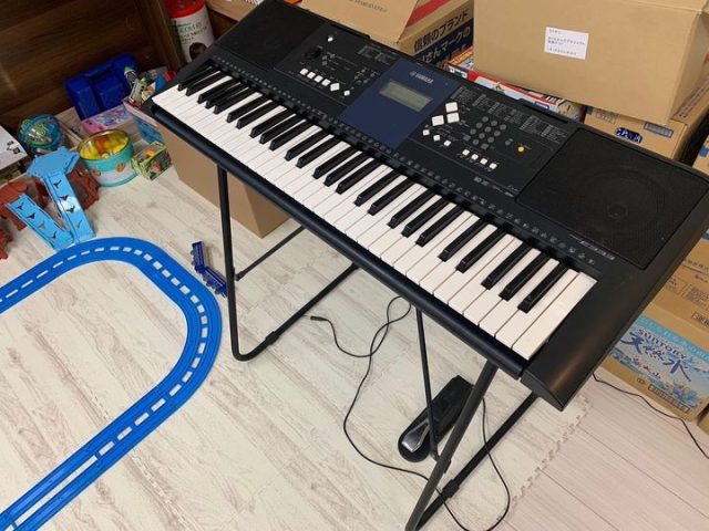 弊社従業員のお孫さんから電子ピアノをいただきました！