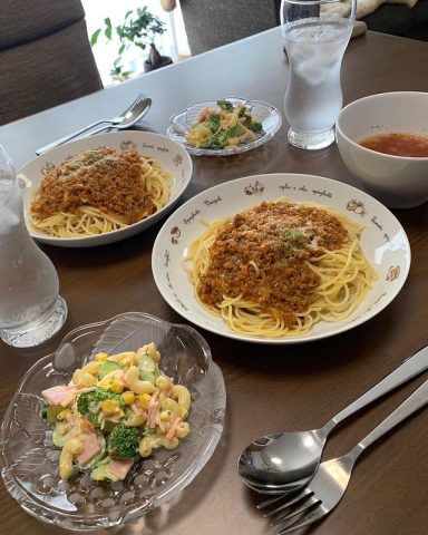 ６月１４日の子ども食堂のミートソーススパゲッティ、マカロニサラダ、ミネストローネです！