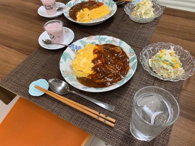 ６月２１日の子ども食堂はハヤシライス、サラダ、フルーチェです！