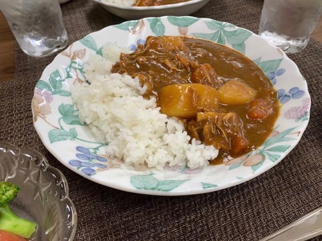 ７月１９日本日の子ども食堂は、 チキンカレーライスです！