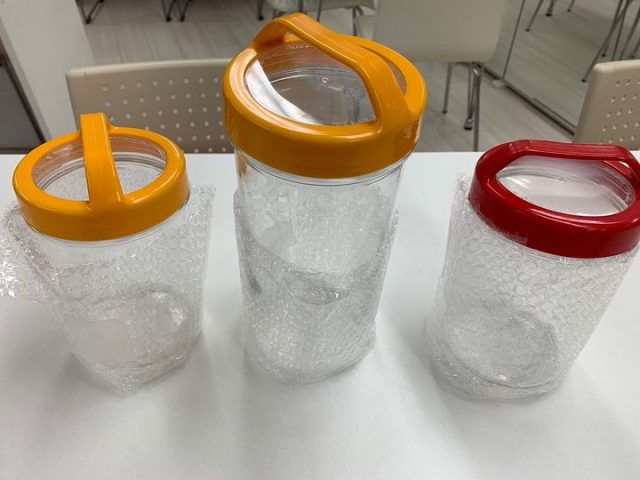私の会社の取引先の家主様から、大きなビンを貰いました！
