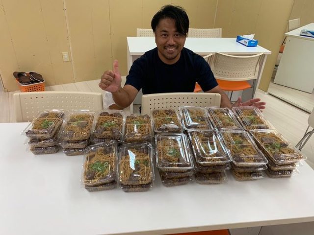 ９月１８日の子ども食堂の、焼きそば、おにぎりです！