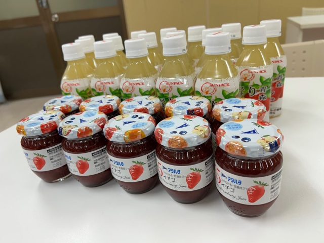 いちごジャムと青リンゴ１００%ジュースをご提供させて頂きました！