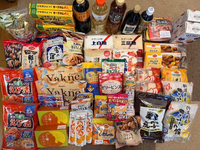 たくさんの、お菓子や調味料をご提供頂きました！