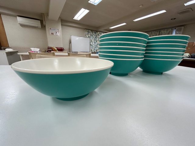 山城高校様からどんぶりとお盆をご提供頂きました!