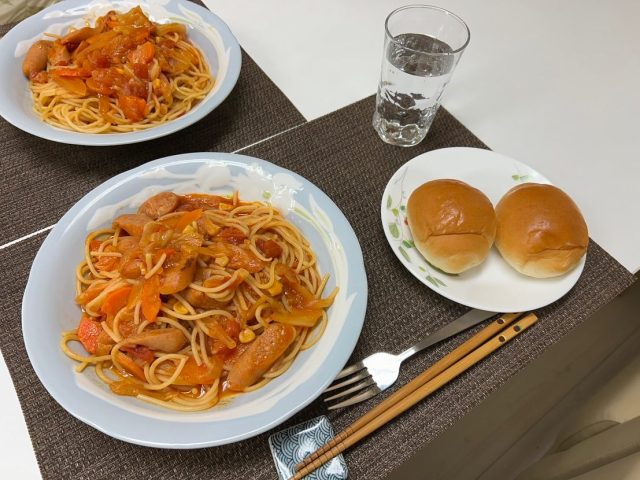 9月16日の、トマトスープパスタとロールパンです!